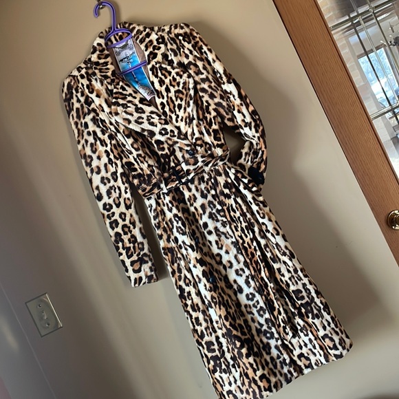 L.A.M.B. Jackets & Blazers - AMAZING Gwen Stefani L.A.M.B. Faux leopard fur trench coat sz4/6